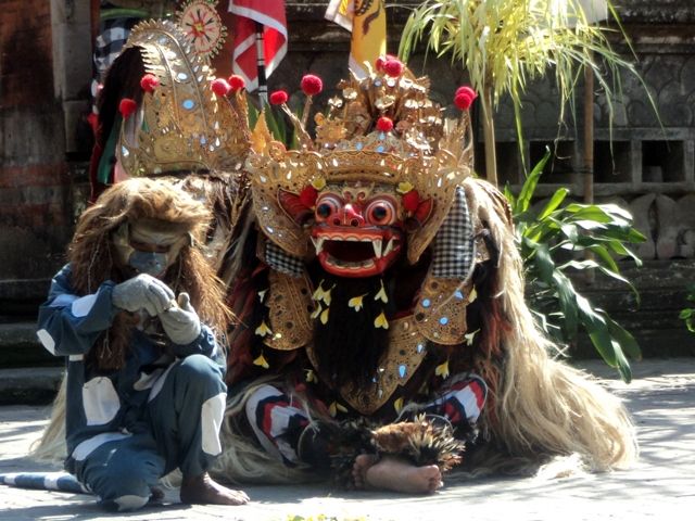 La-danse-du-Barong-1.jpg