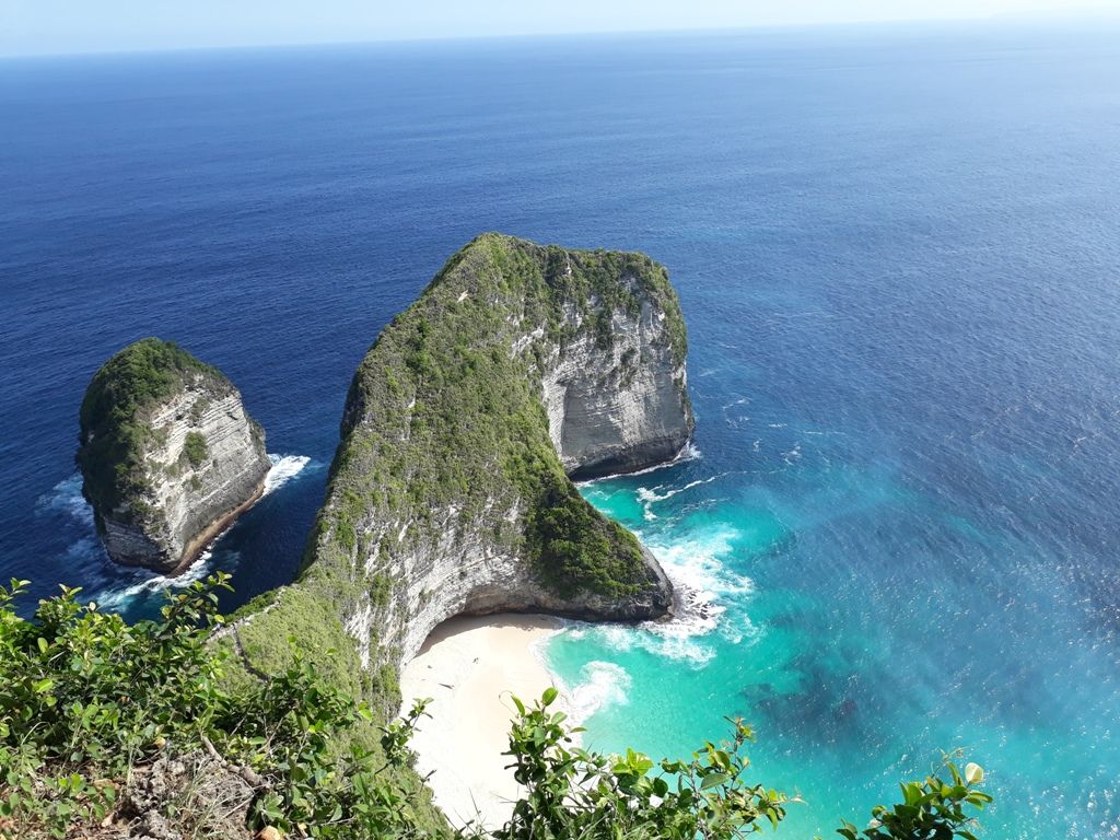 Kelingking_Beach_Nusa_Penida.jpg